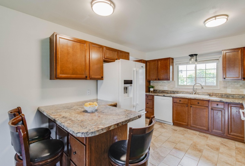 13-web-or-mls-2025 08 14 - 837LindenAve-