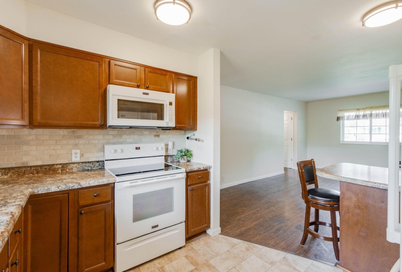 16-web-or-mls-2025 08 14 - 837LindenAve-
