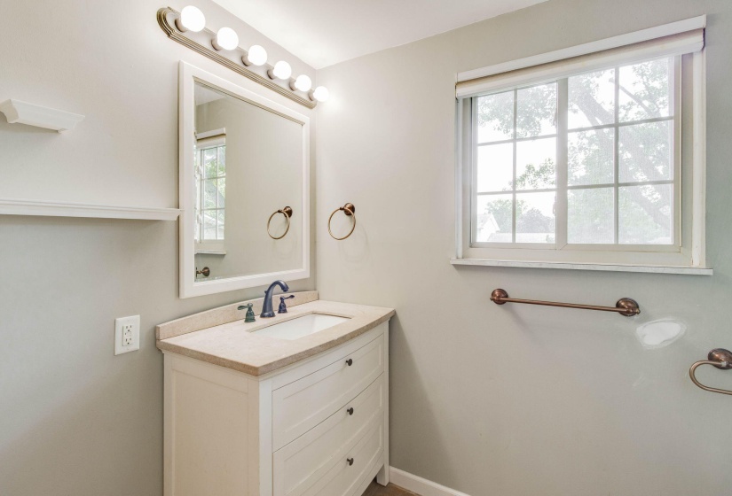 20-web-or-mls-2025 08 14 - 837LindenAve-