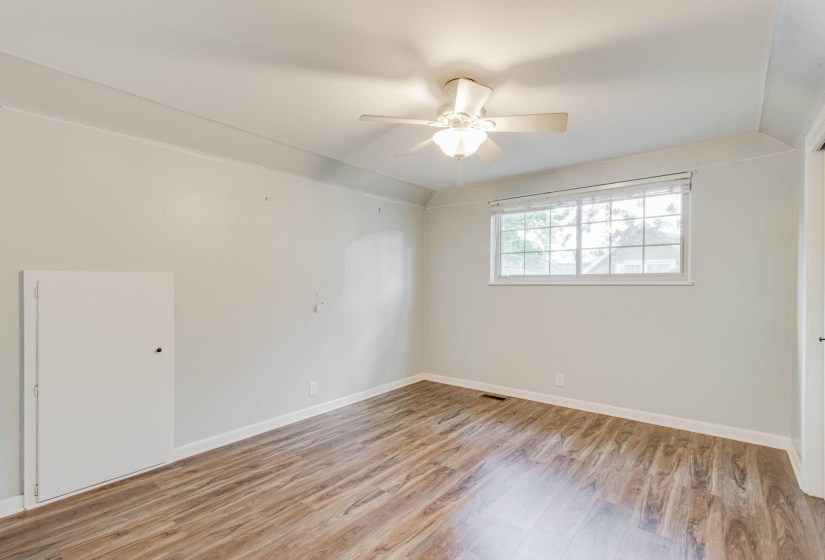 24-web-or-mls-2025 08 14 - 837LindenAve-