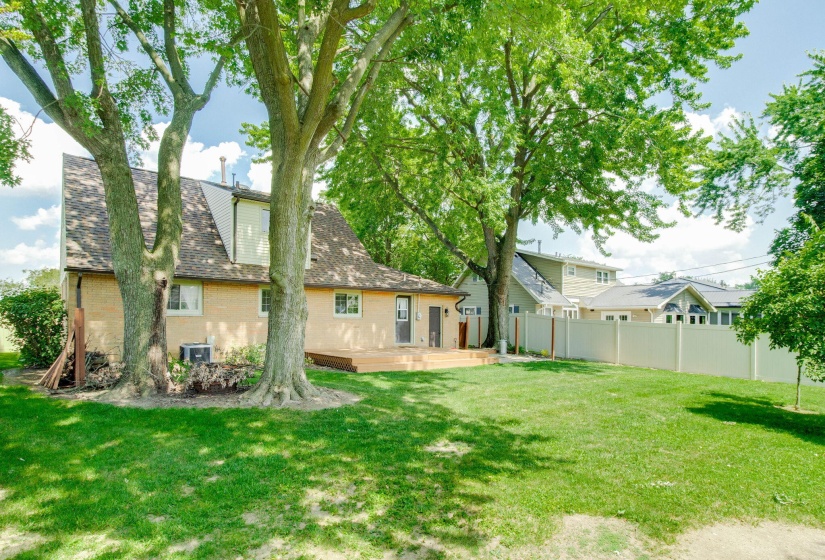 28-web-or-mls-2025 08 14 - 837LindenAve-