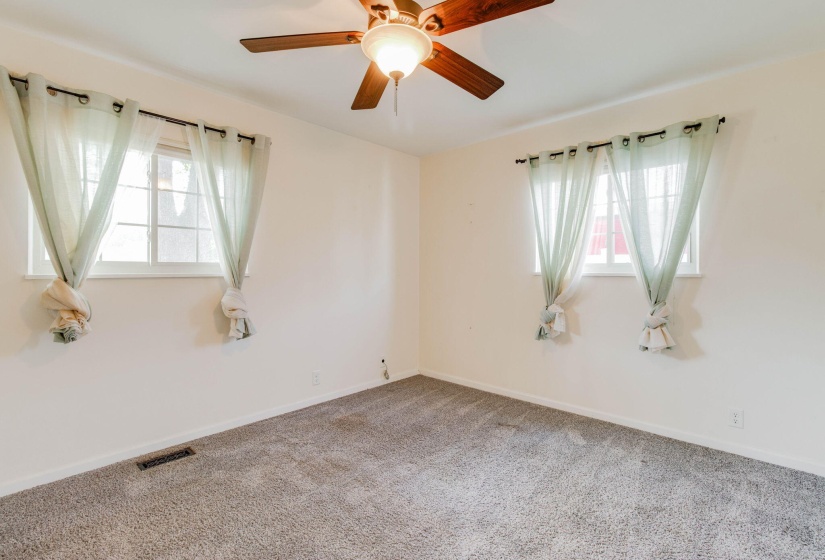 7-web-or-mls-2025 08 14 - 837LindenAve-C