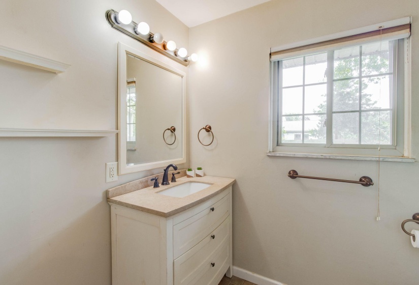 9-web-or-mls-2025 08 14 - 837LindenAve-C