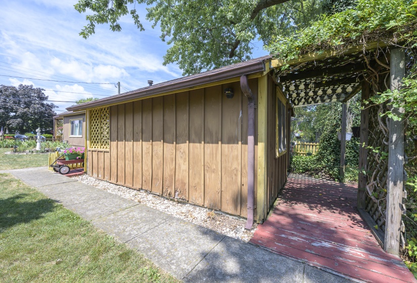 9616 Orchard Ave-32