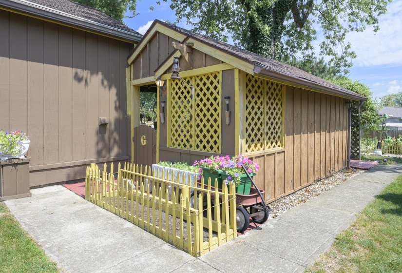 9616 Orchard Ave-28