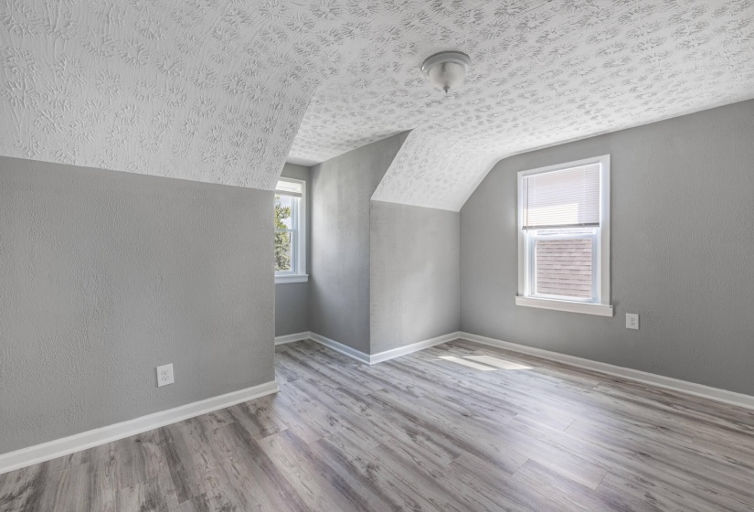 231 W Parkwood-16