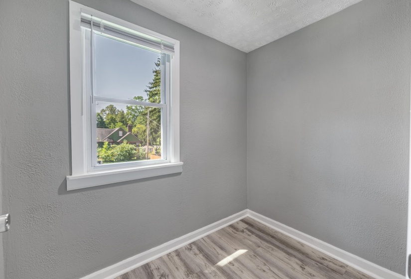 231 W Parkwood-20