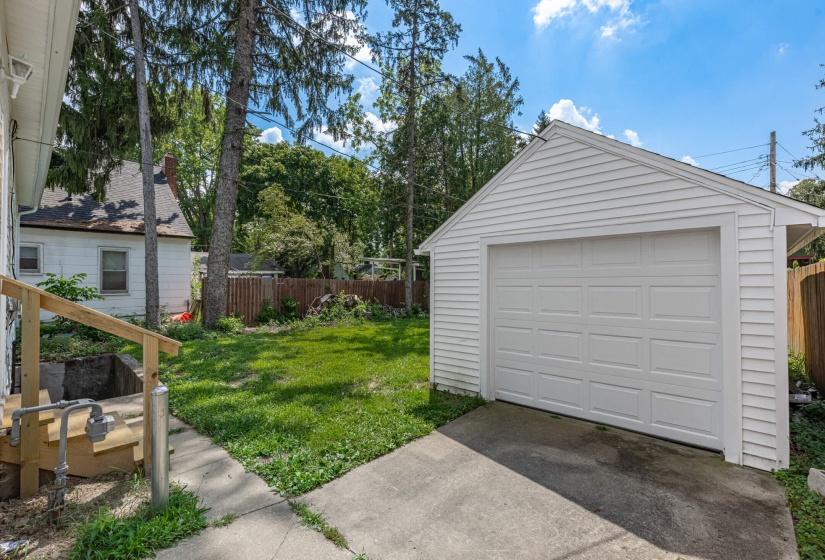 231 W Parkwood-29