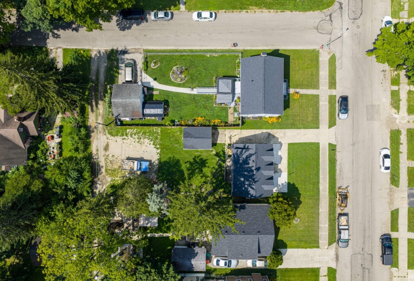 231 W Parkwood-34