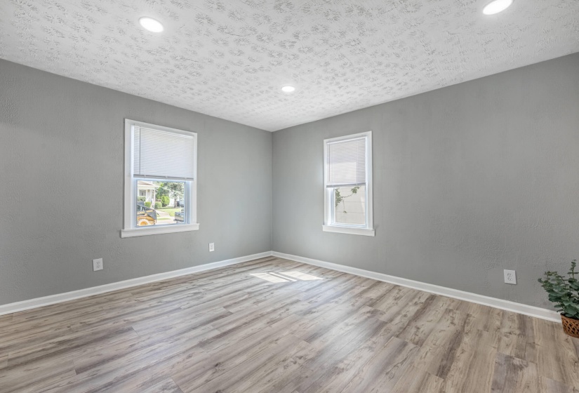 231 W Parkwood-4