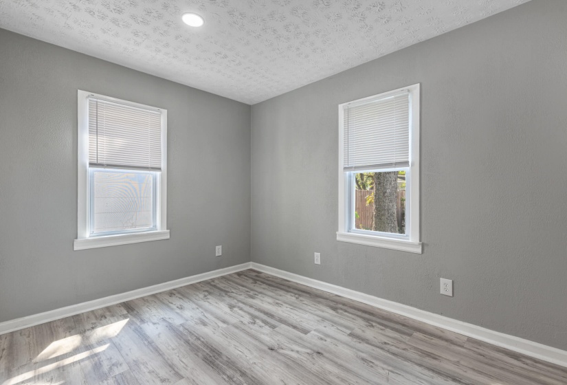 231 W Parkwood-5