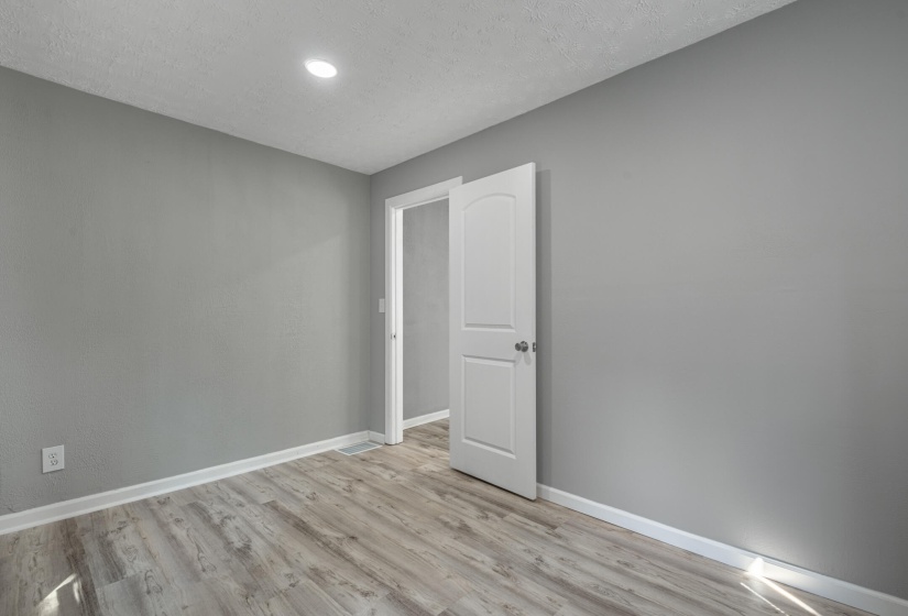 231 W Parkwood-6