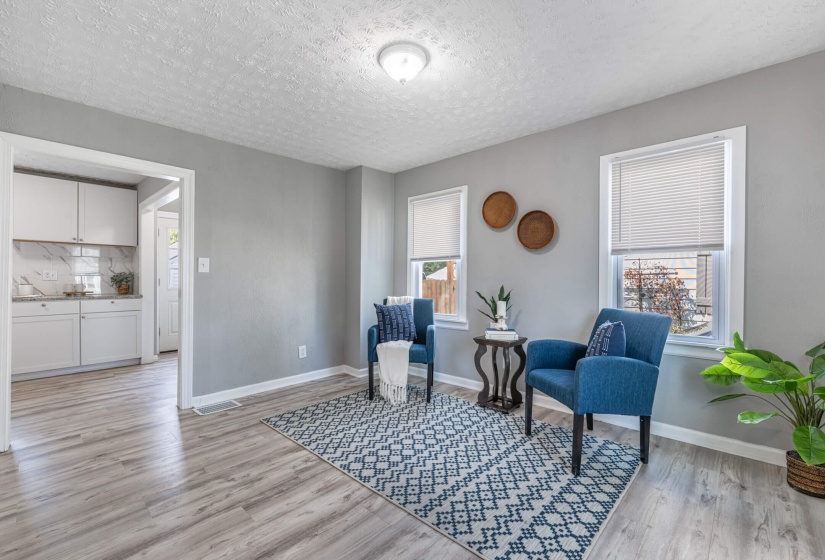 231 W Parkwood-7