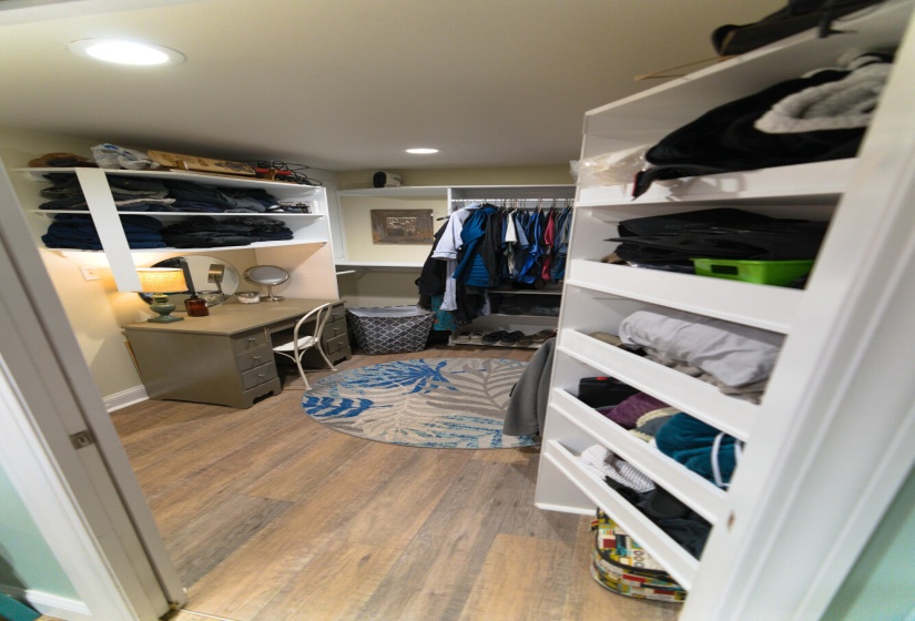 Closet 1