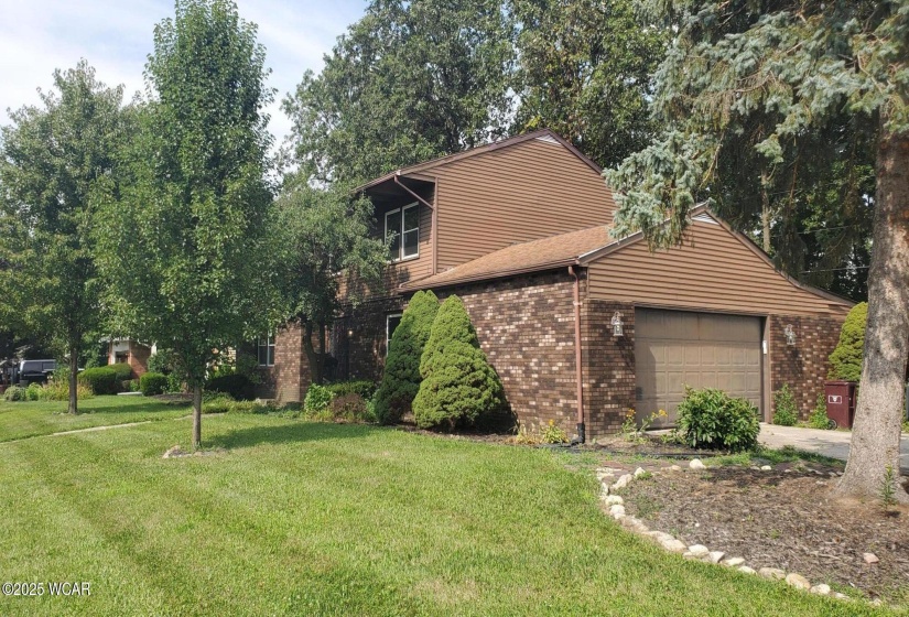 1097 Esther Boulevard, Lima, Ohio, 4 Bedrooms Bedrooms, ,3 BathroomsBathrooms,Residential,For Sale,Esther,308003