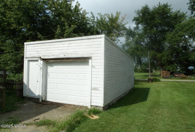 DETACHED GARAGE