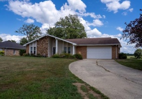 116 Meadowbrook Lane, Saint Marys, Ohio 45885, 4 Bedrooms Bedrooms, ,2 BathroomsBathrooms,Residential,For Sale,Meadowbrook,1040799
