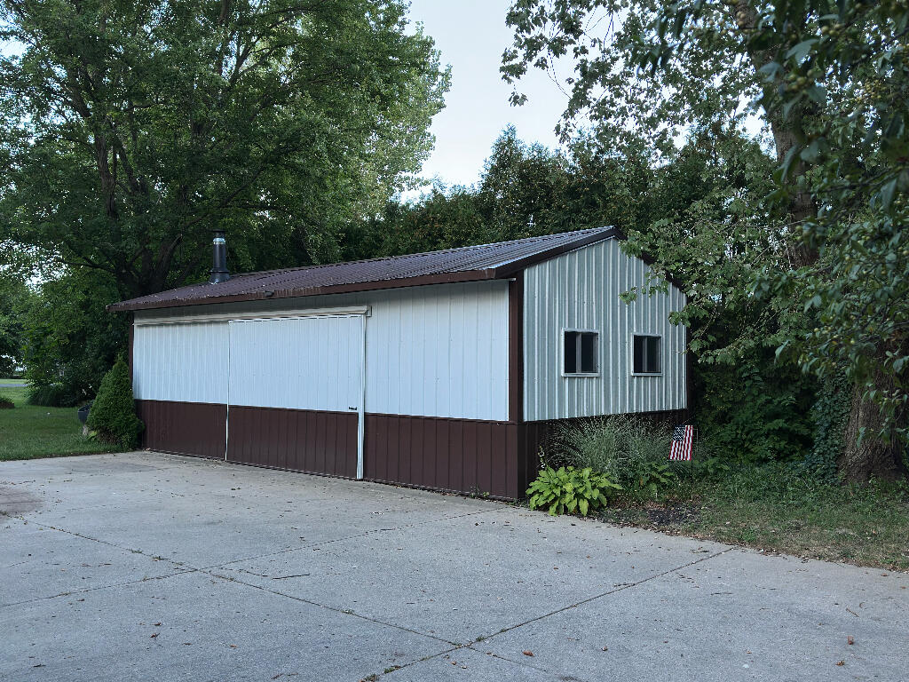 100 Wunderwood Drive, Tipp City, Ohio 45371