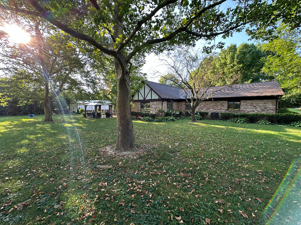 100 Wunderwood Drive, Tipp City, Ohio 45371