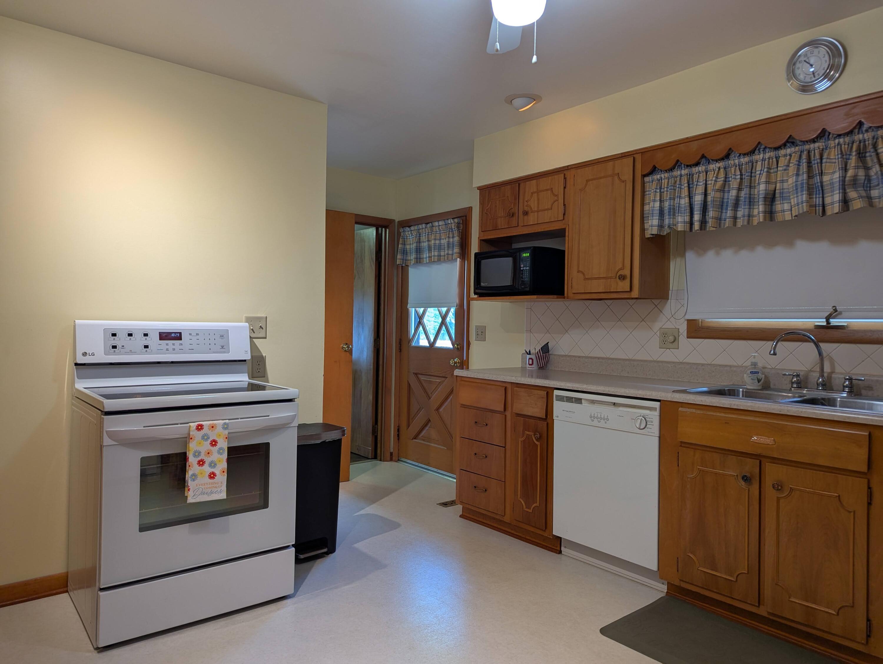 401 Capri Circle, Springfield, Ohio 45505
