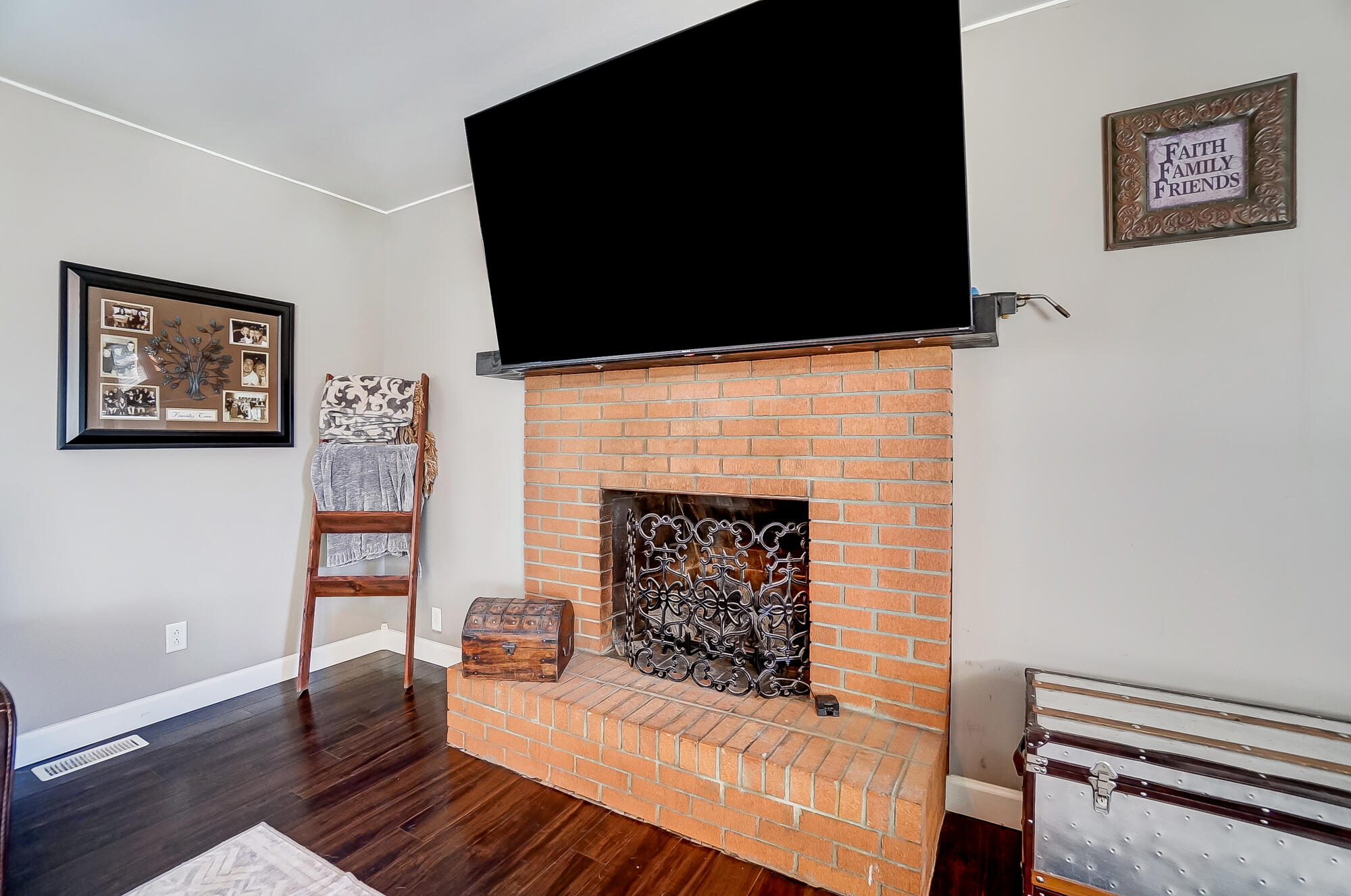 17946 National Road, Wapakoneta, Ohio 45895