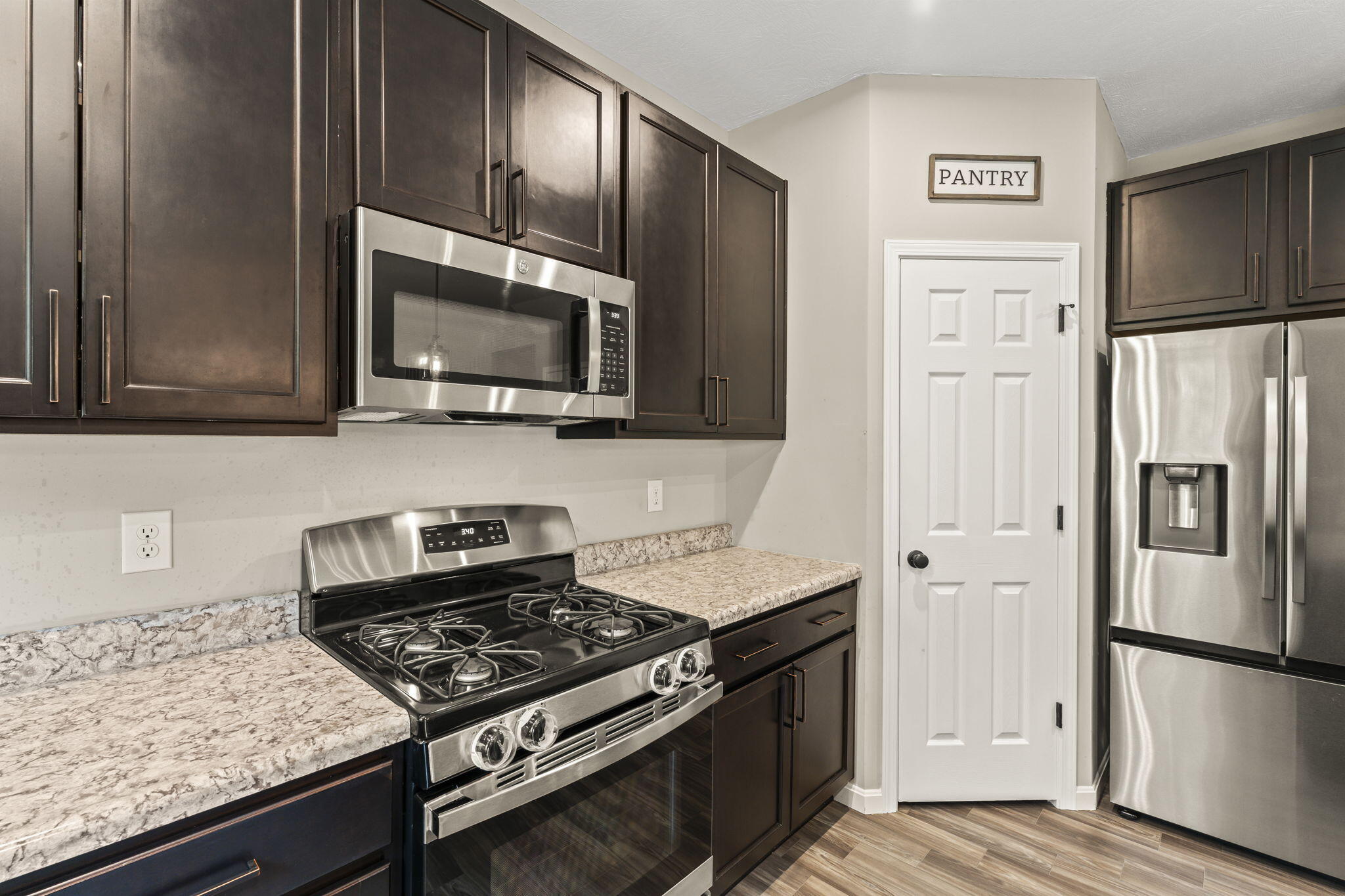 751 Hunters Run Drive, Brookville, Ohio 45309