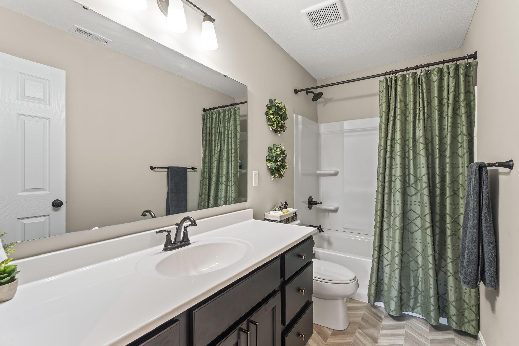 751 Hunters Run Drive, Brookville, Ohio 45309