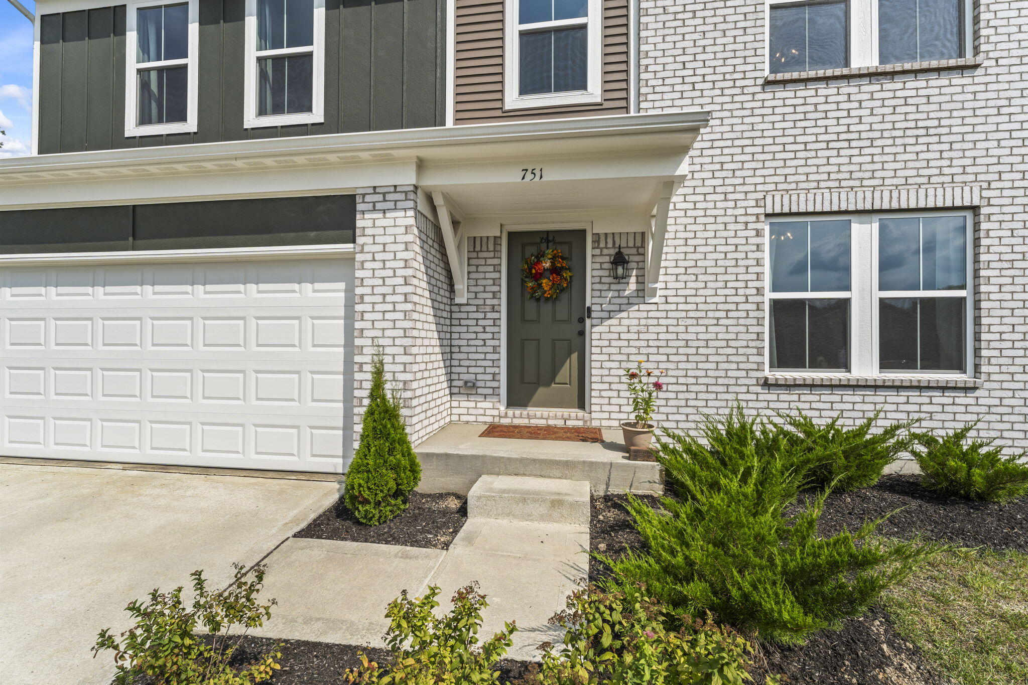 751 Hunters Run Drive, Brookville, Ohio 45309
