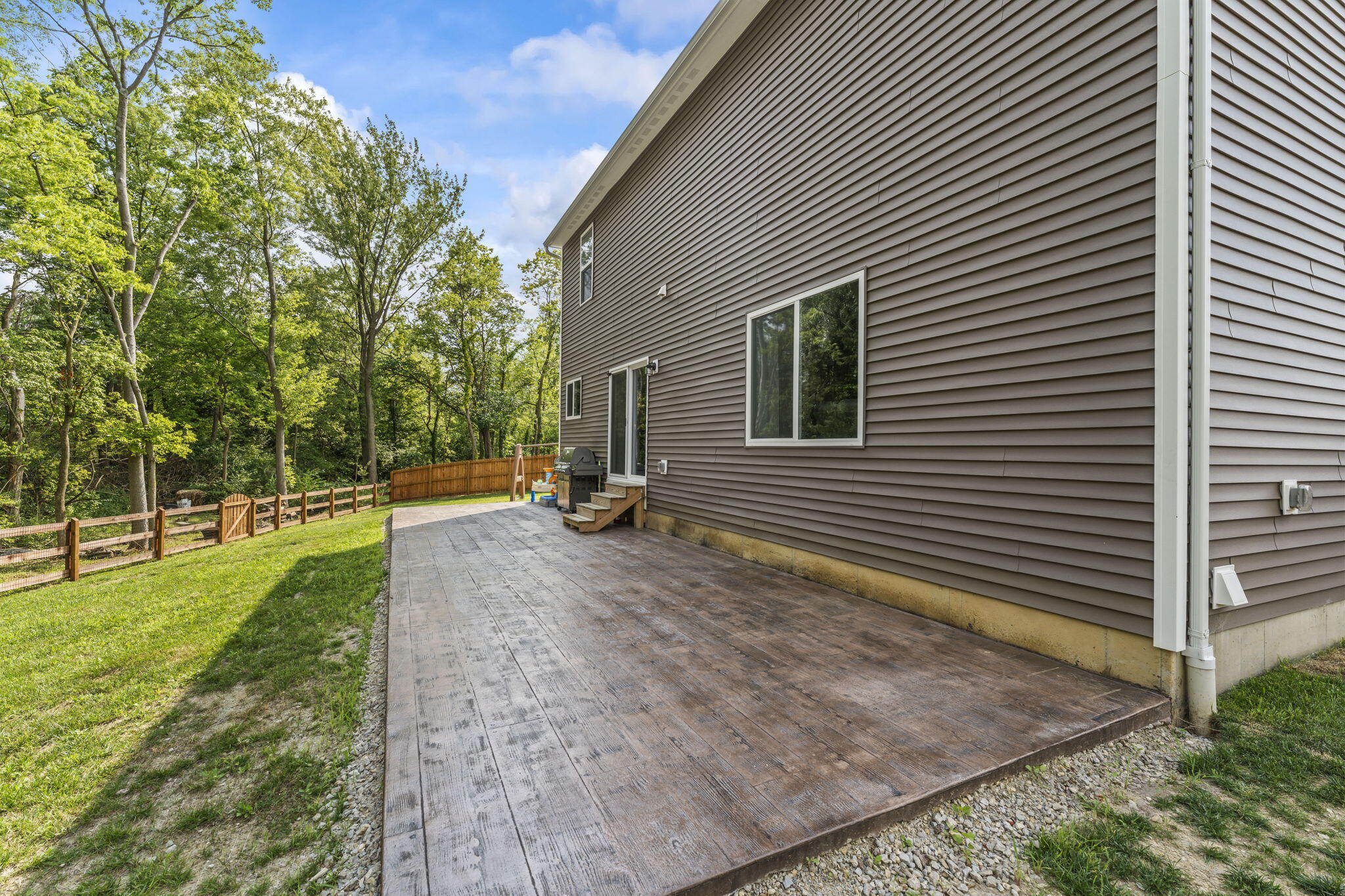 751 Hunters Run Drive, Brookville, Ohio 45309