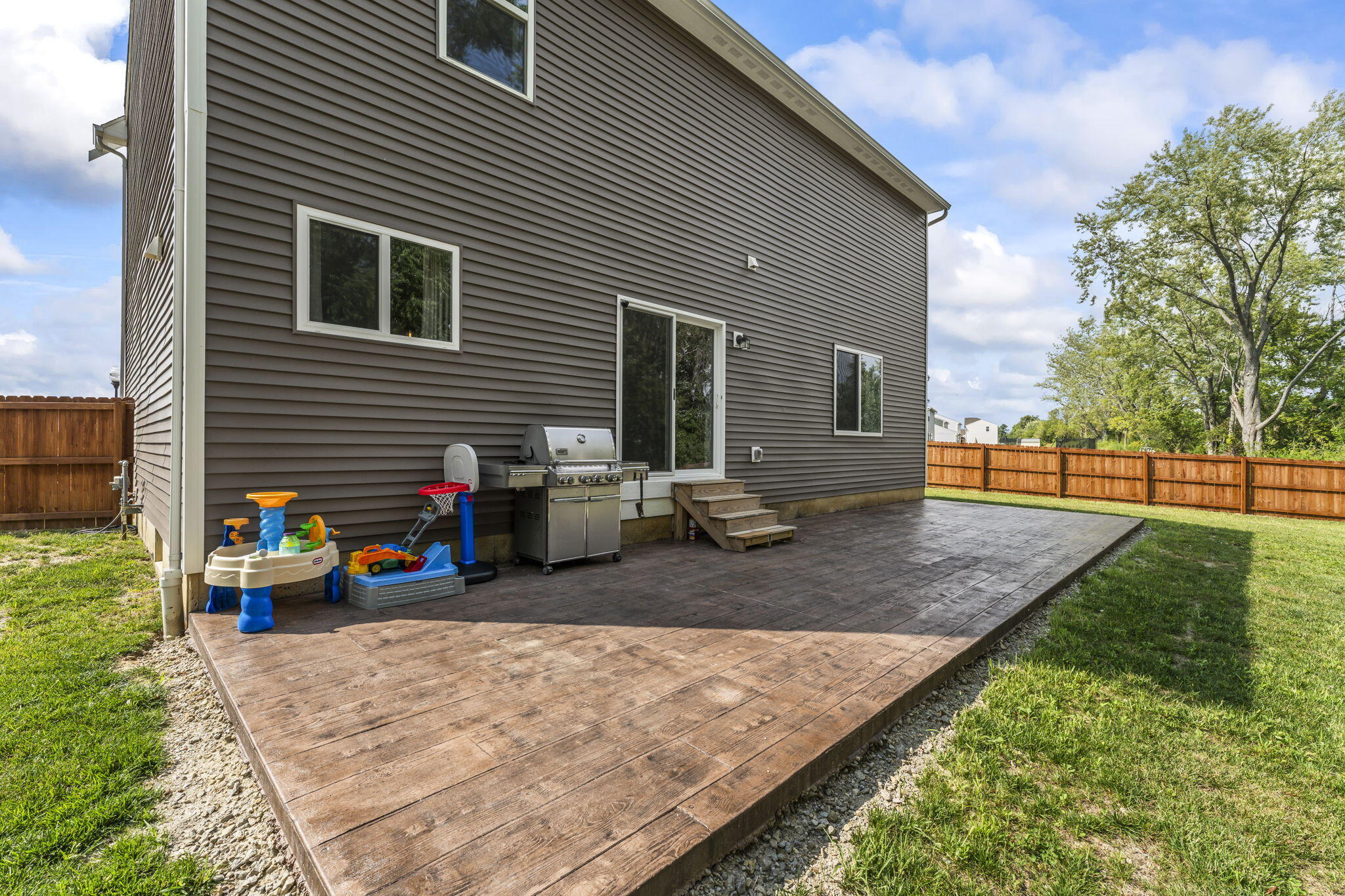 751 Hunters Run Drive, Brookville, Ohio 45309