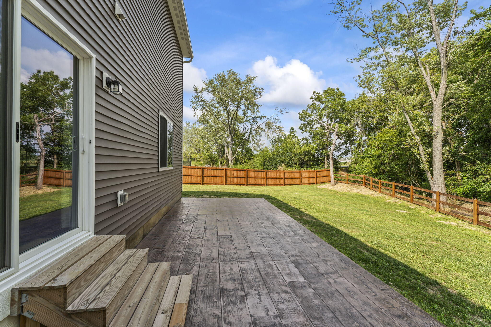 751 Hunters Run Drive, Brookville, Ohio 45309