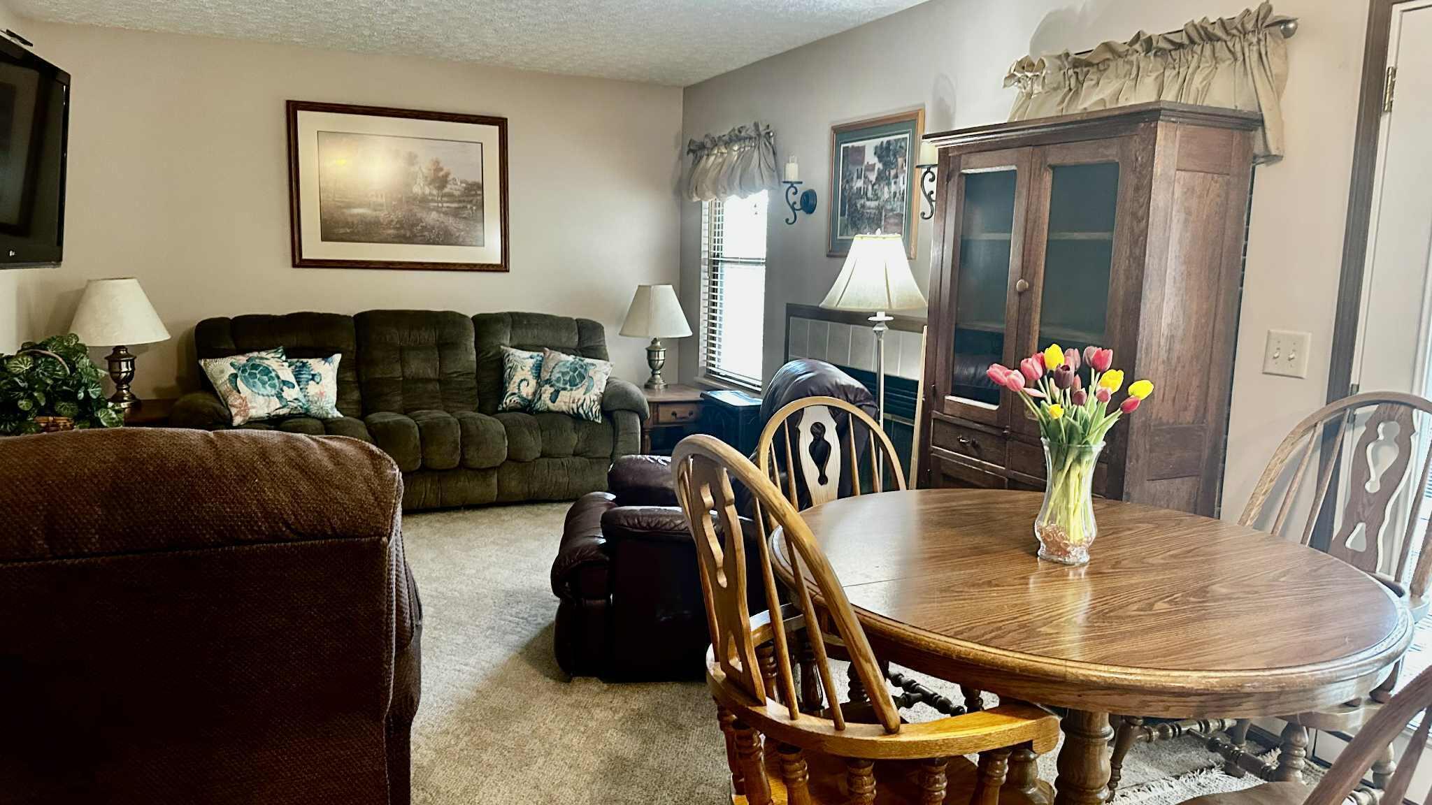 362 Hearthstone Drive, Delaware, Ohio 43015