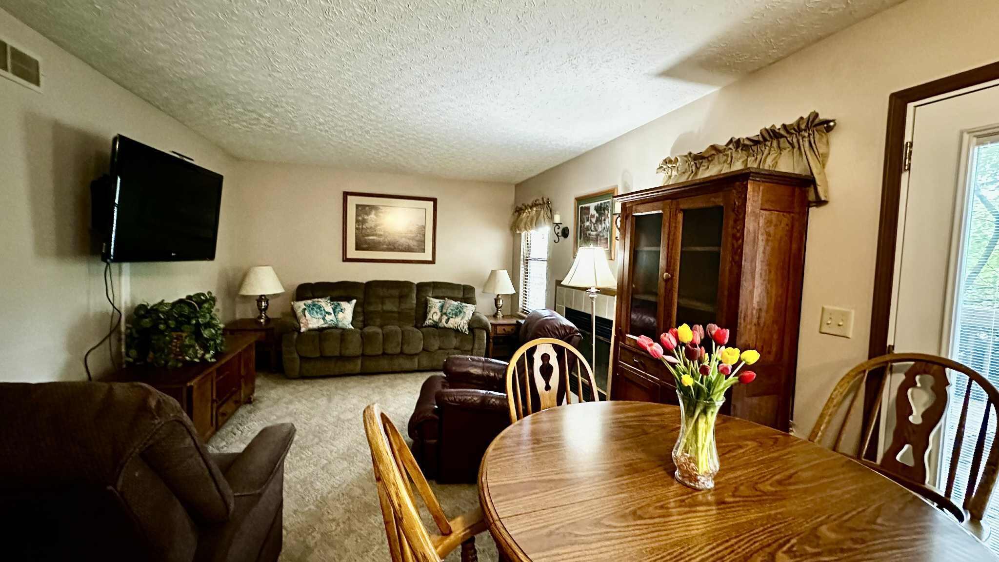 362 Hearthstone Drive, Delaware, Ohio 43015