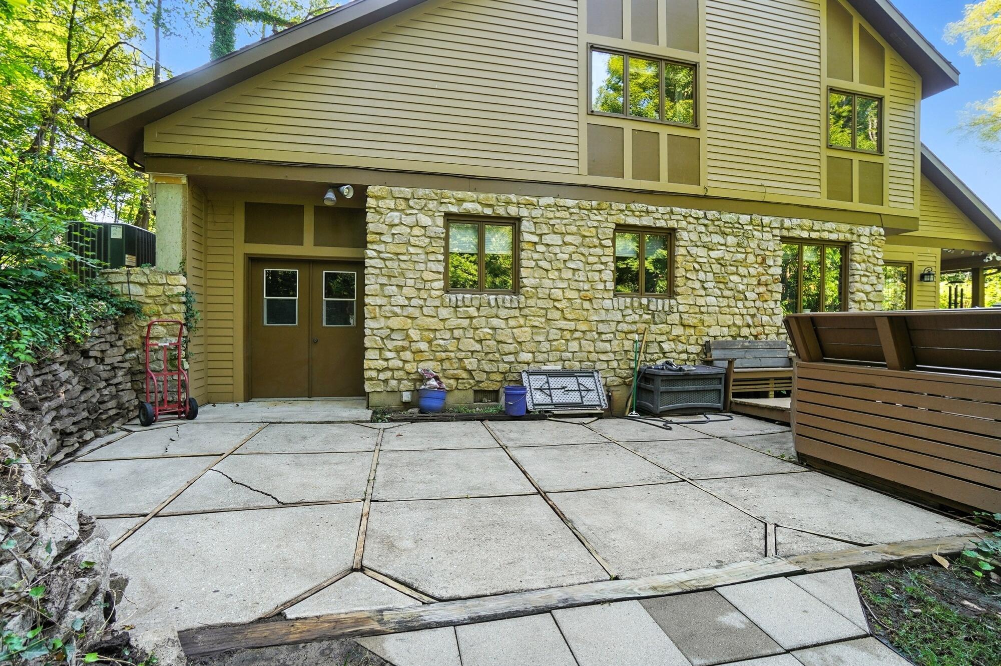 1101 Spruce Drive, Springfield, Ohio 45504
