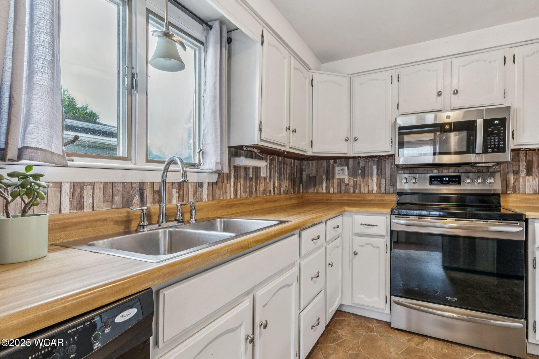 225 Lima Avenue, Findlay, Ohio