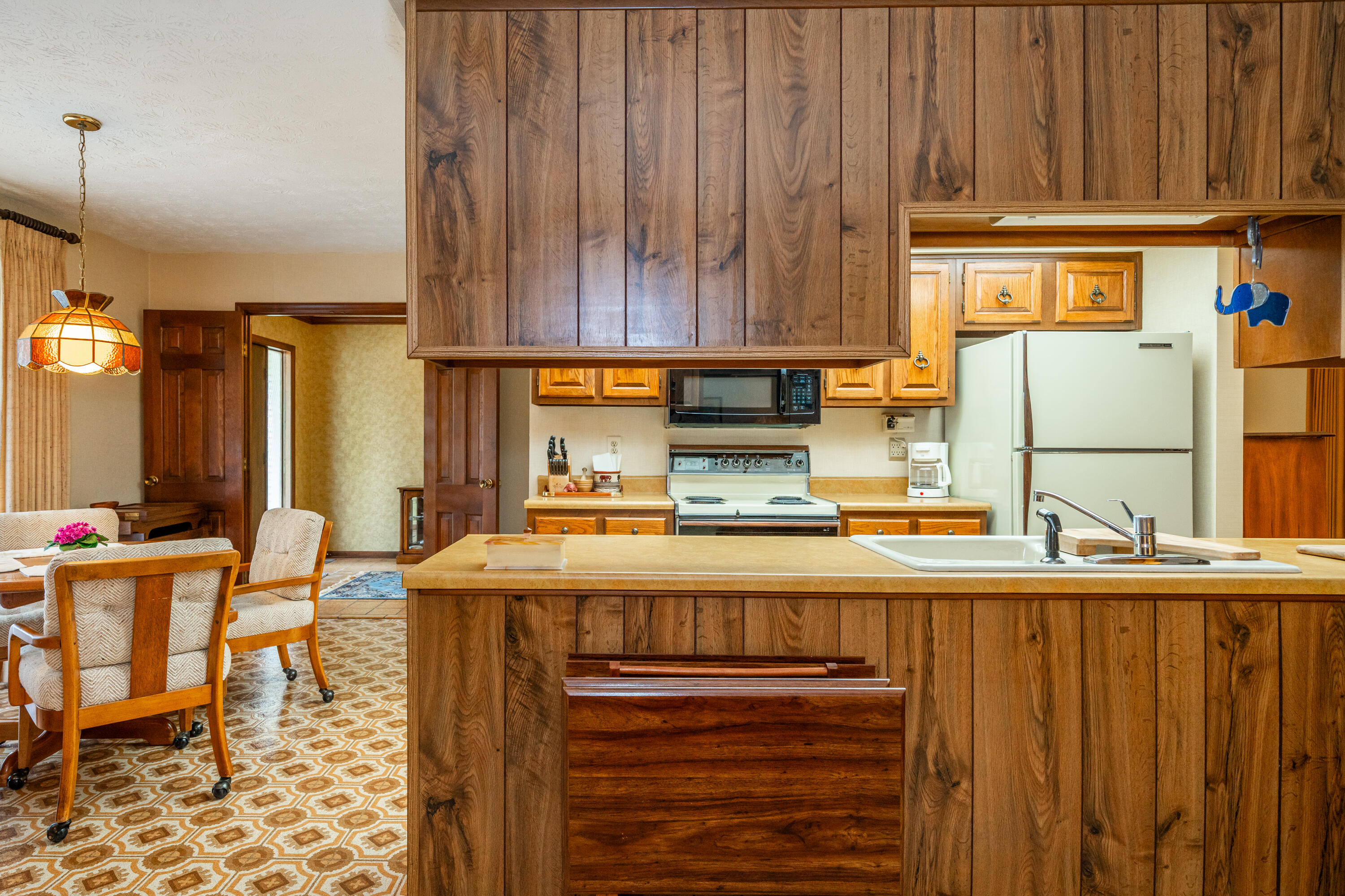 374 Shadywood Drive, Clayton, Ohio 45315