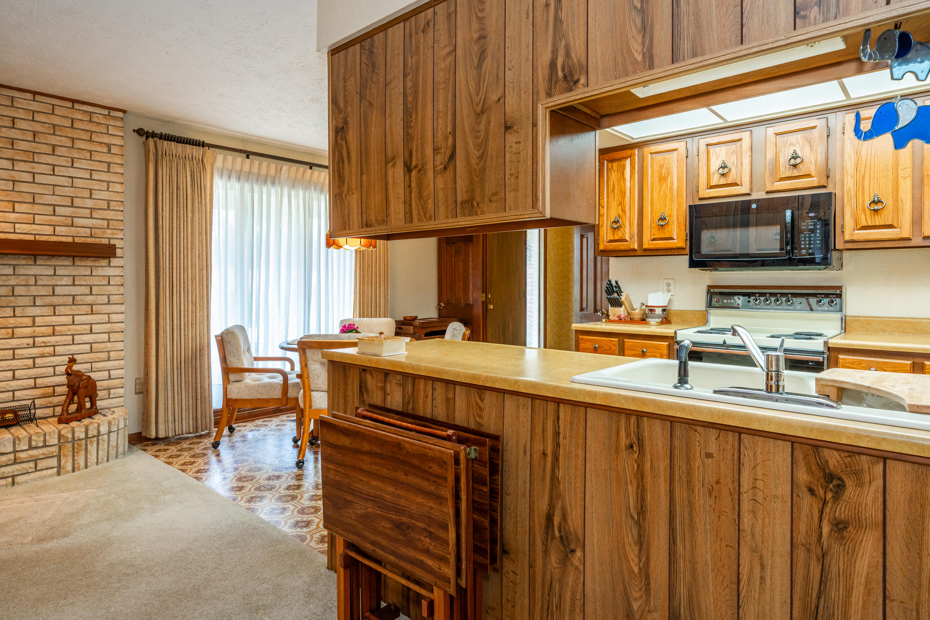 374 Shadywood Drive, Clayton, Ohio 45315