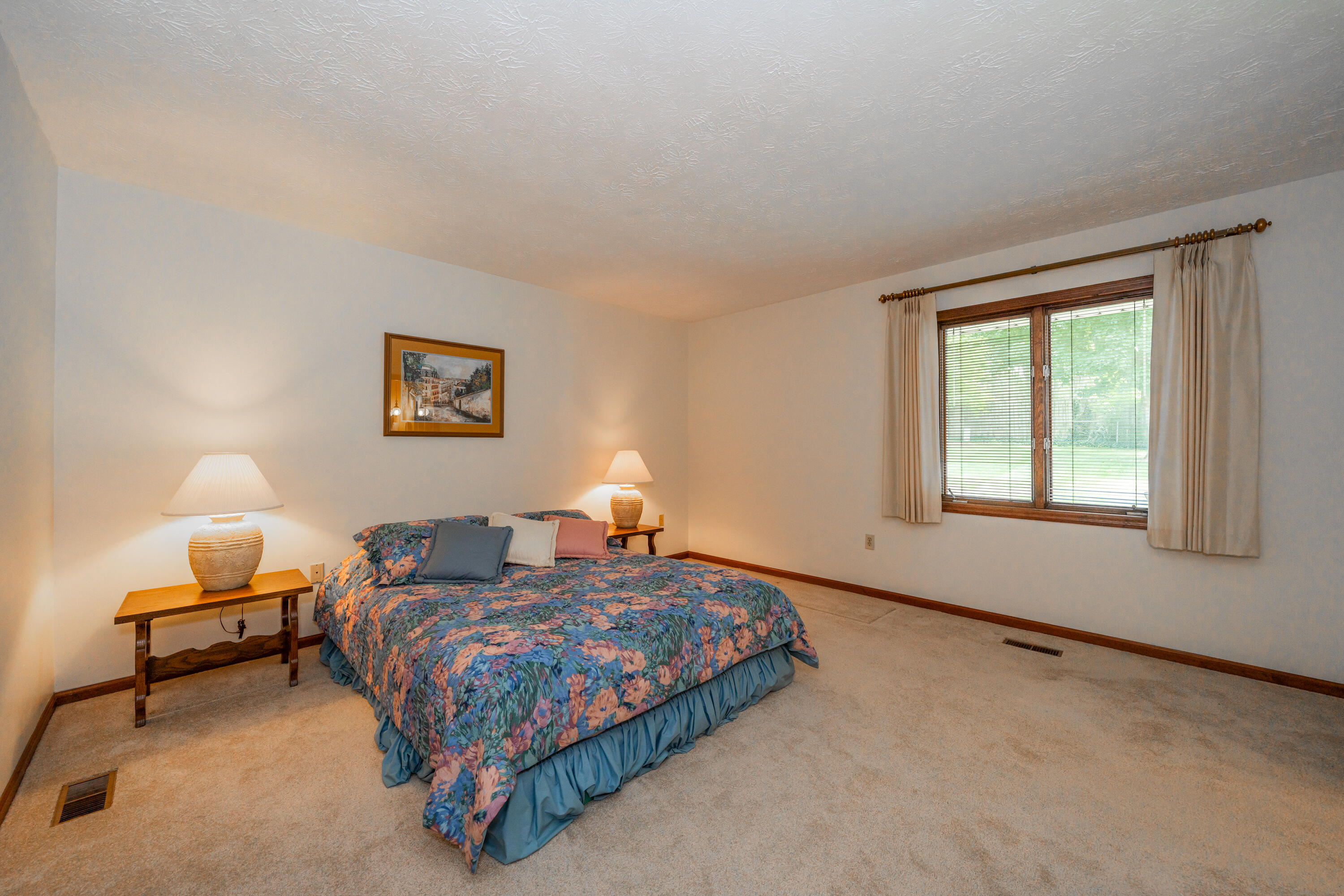 374 Shadywood Drive, Clayton, Ohio 45315