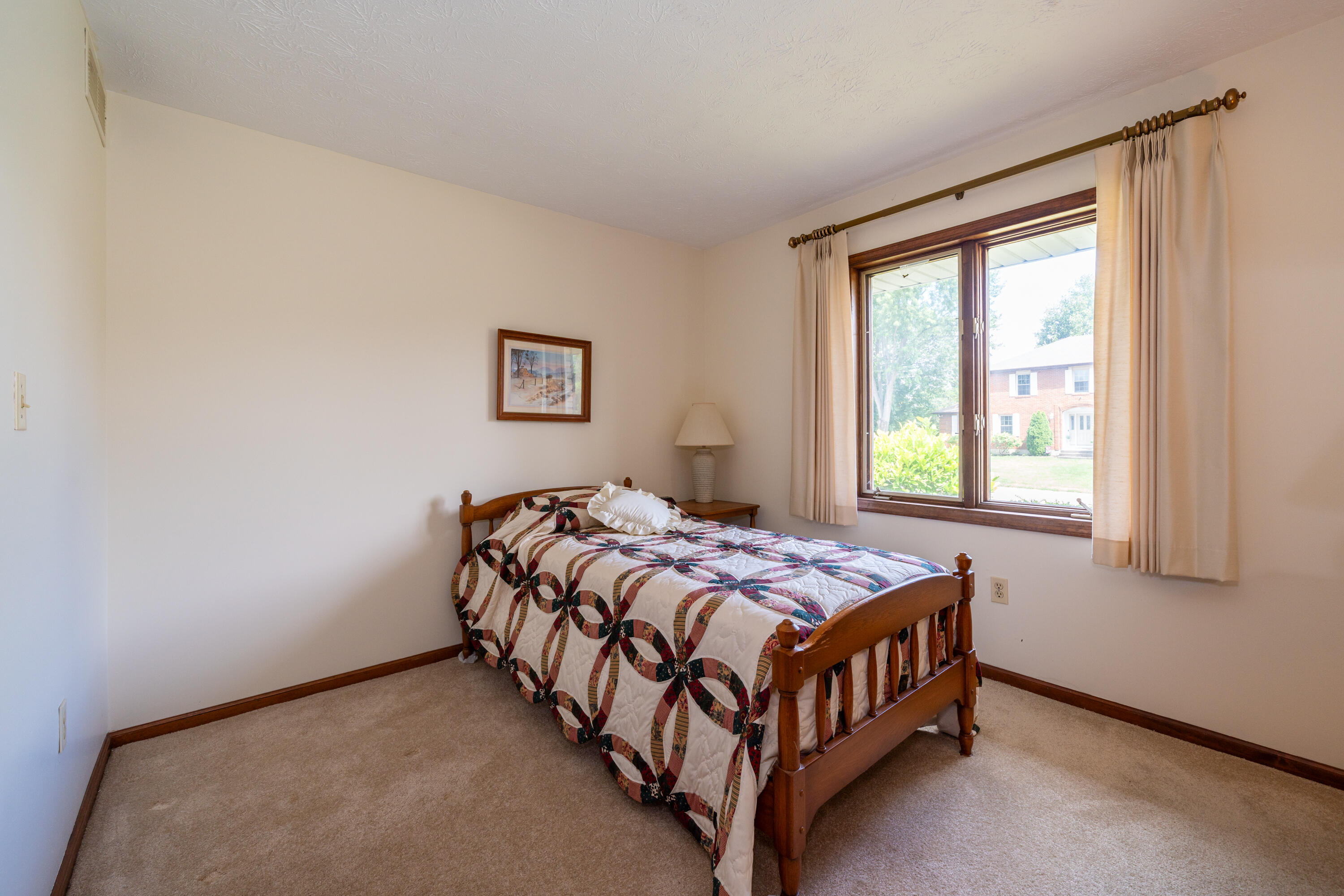 374 Shadywood Drive, Clayton, Ohio 45315
