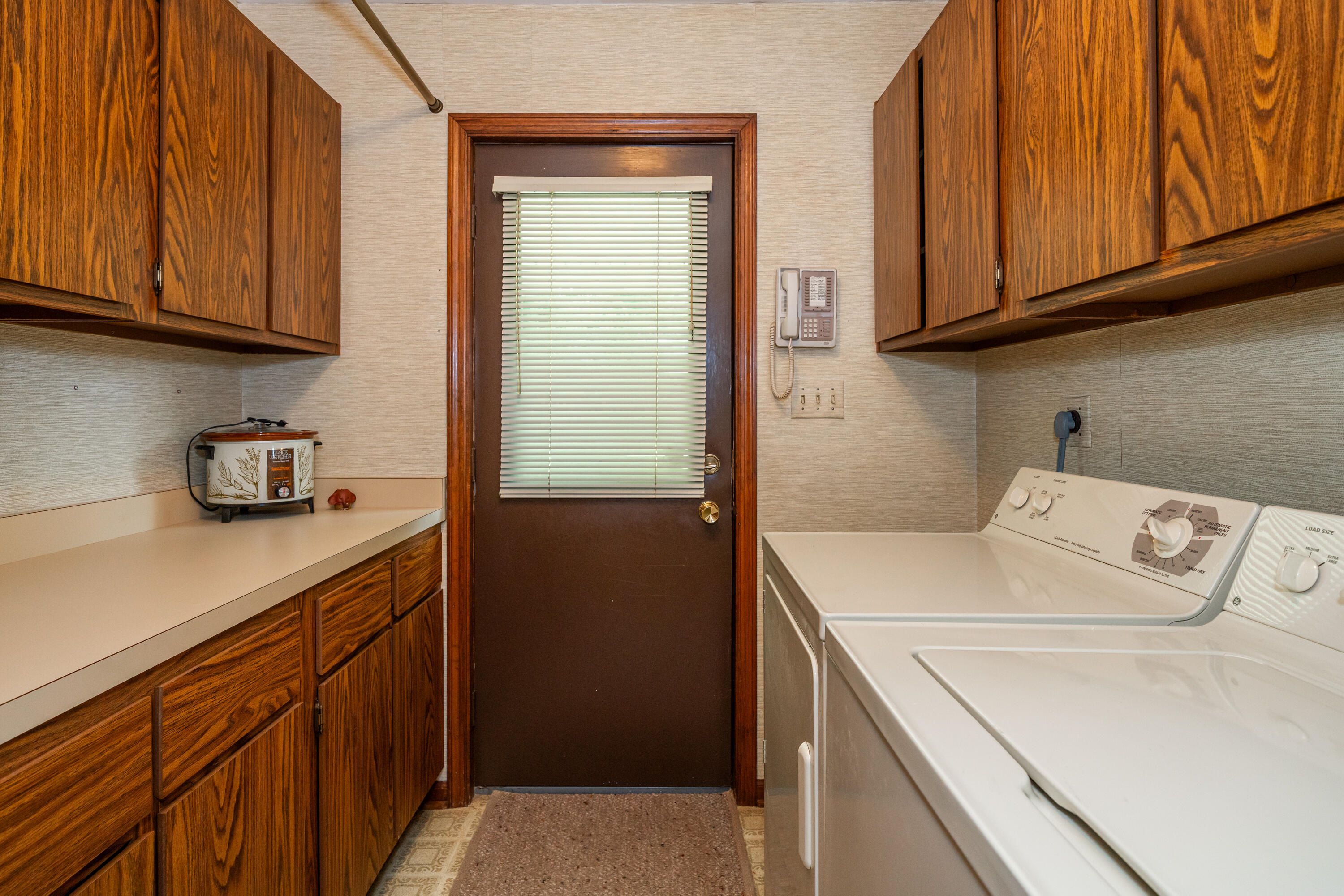 374 Shadywood Drive, Clayton, Ohio 45315