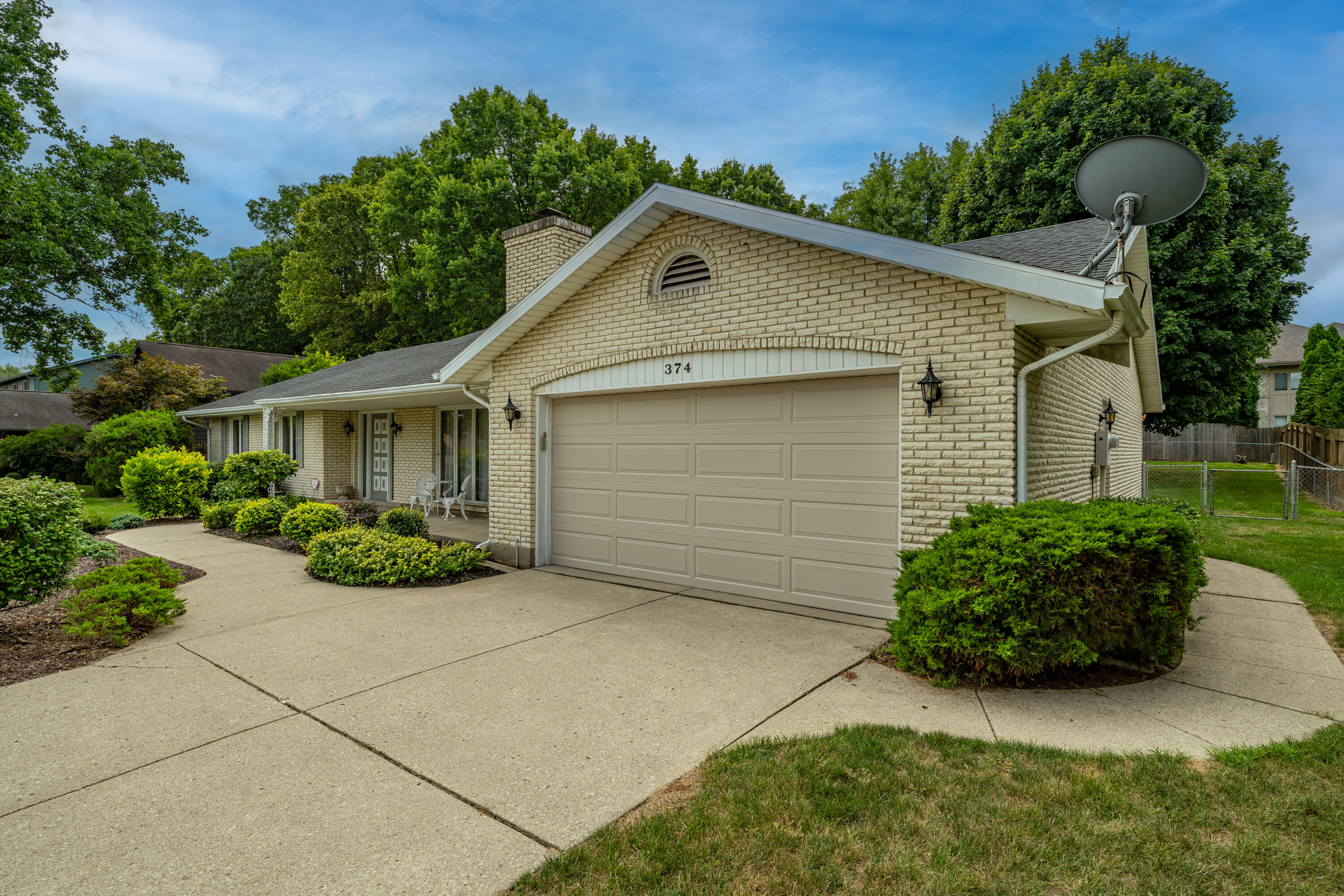 374 Shadywood Drive, Clayton, Ohio 45315