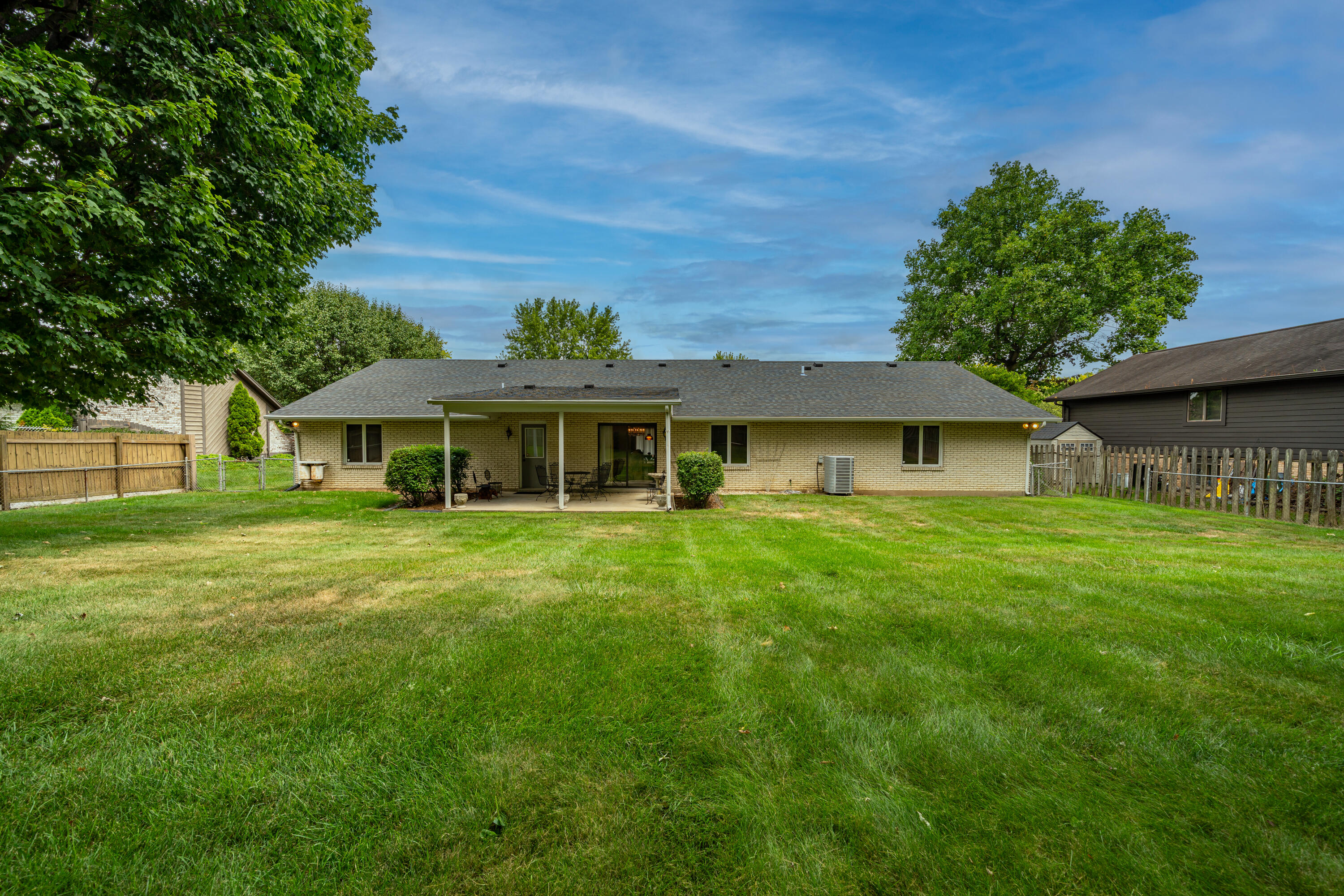 374 Shadywood Drive, Clayton, Ohio 45315