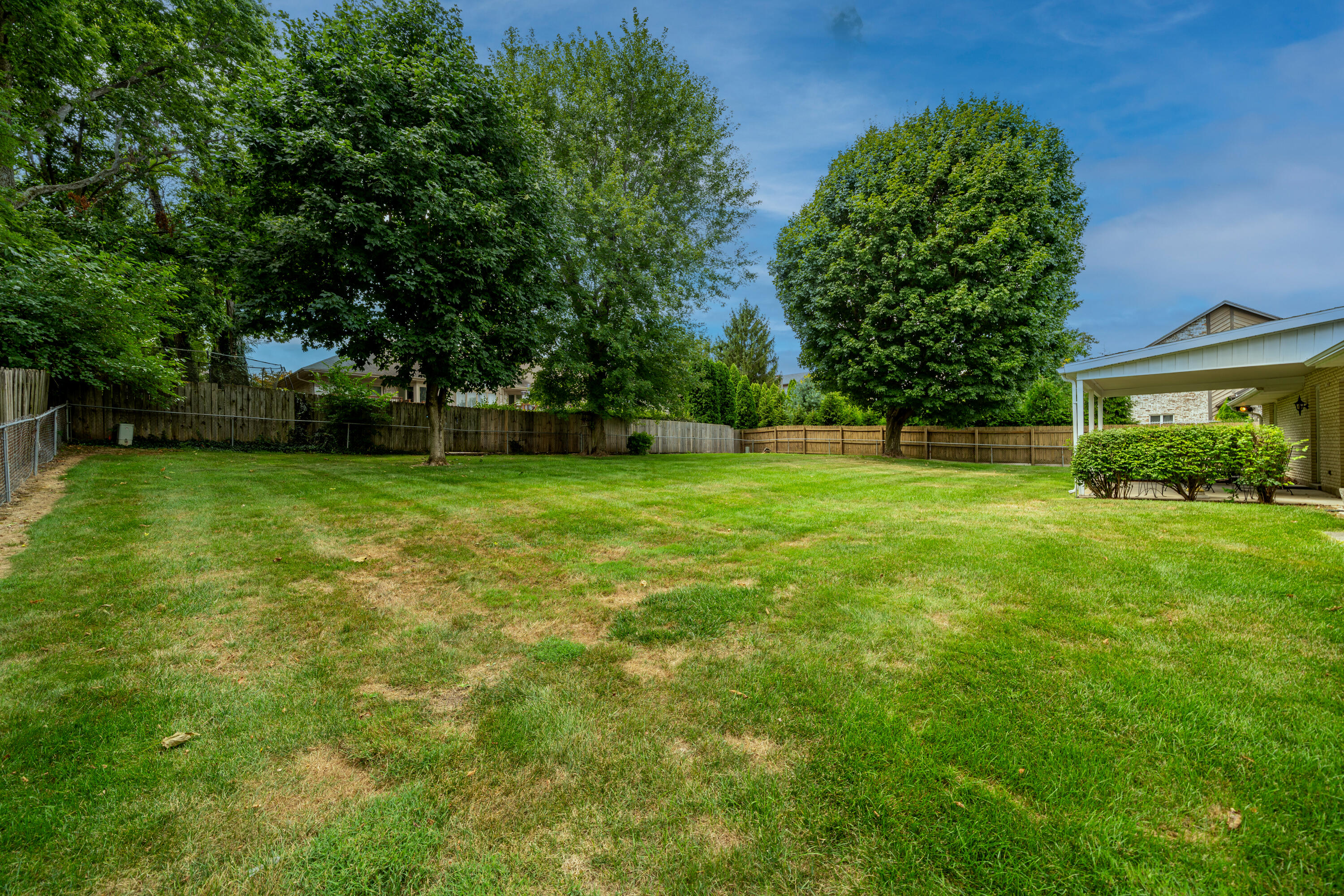 374 Shadywood Drive, Clayton, Ohio 45315