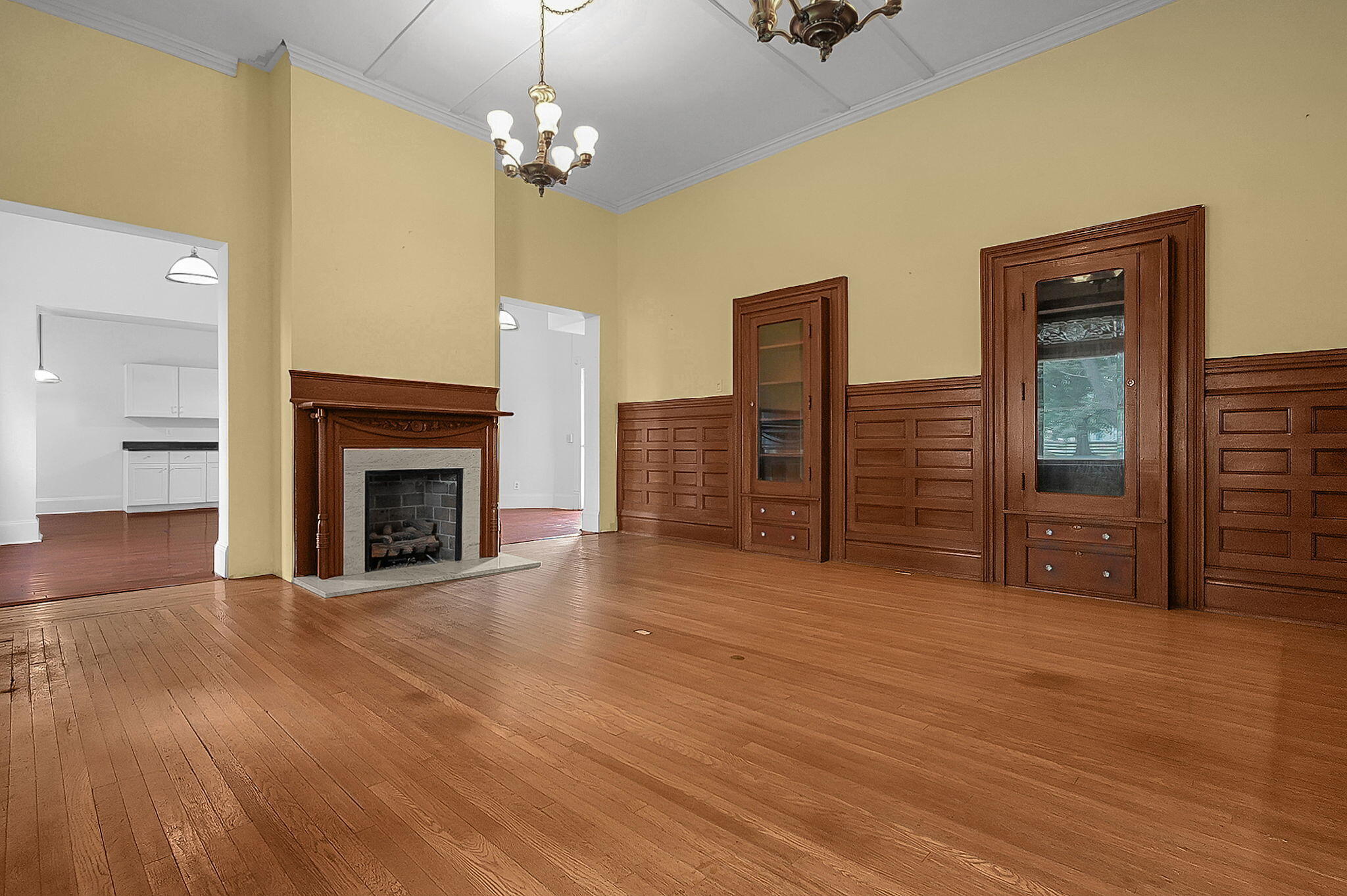 156 Main Street, London, Ohio 43140