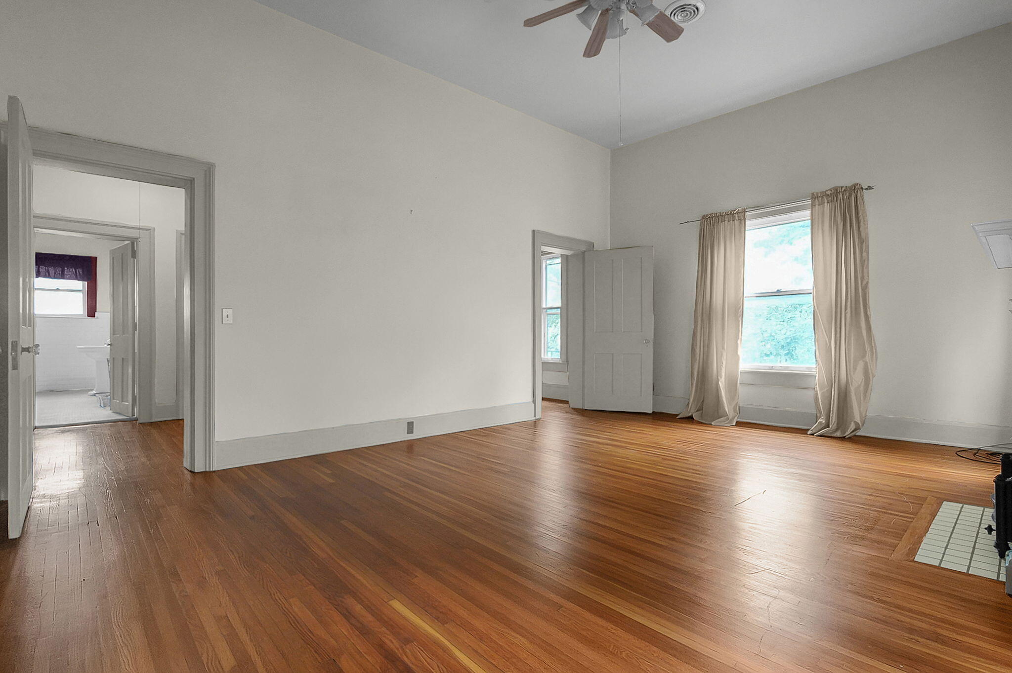 156 Main Street, London, Ohio 43140