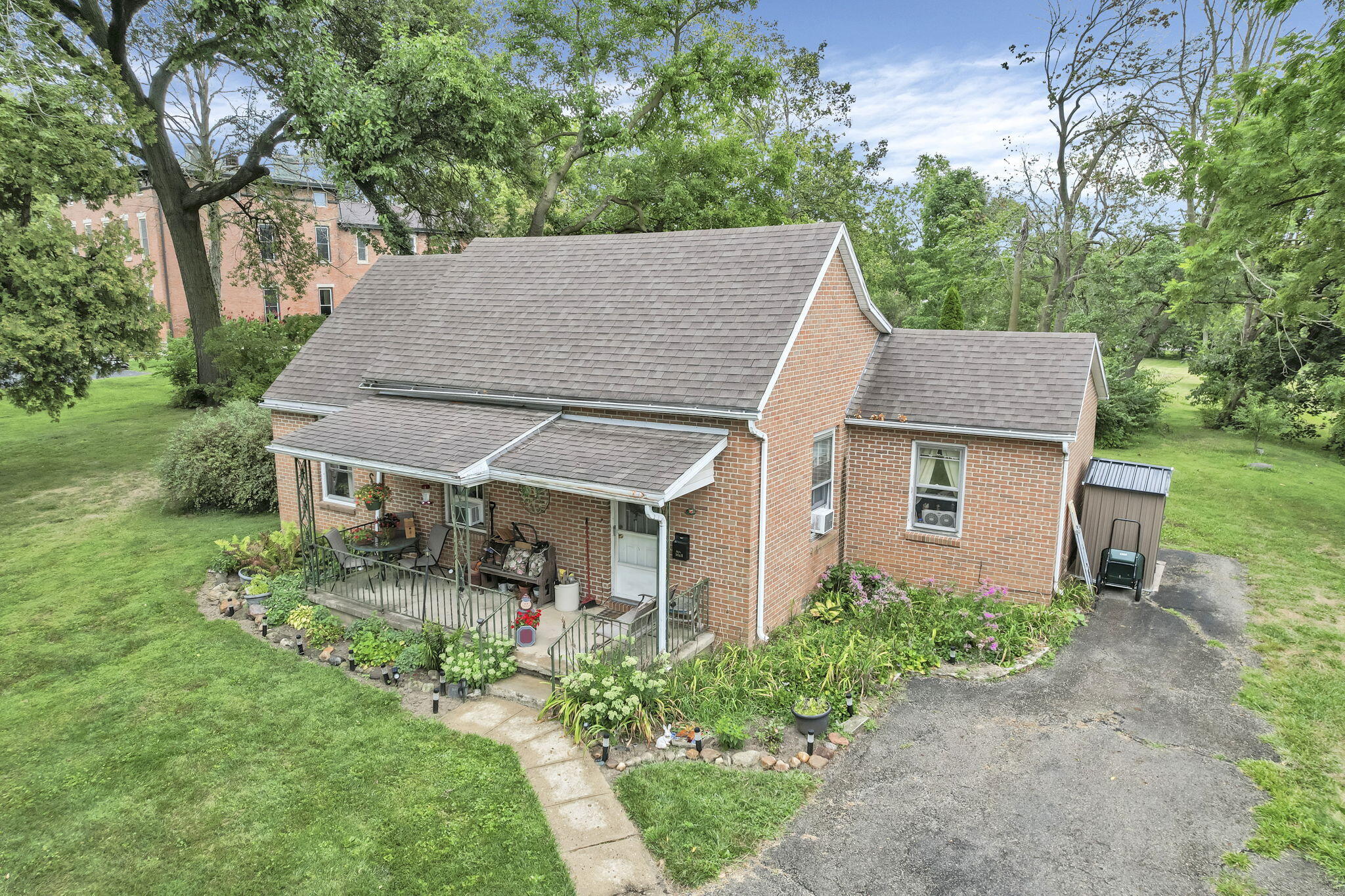 156 Main Street, London, Ohio 43140