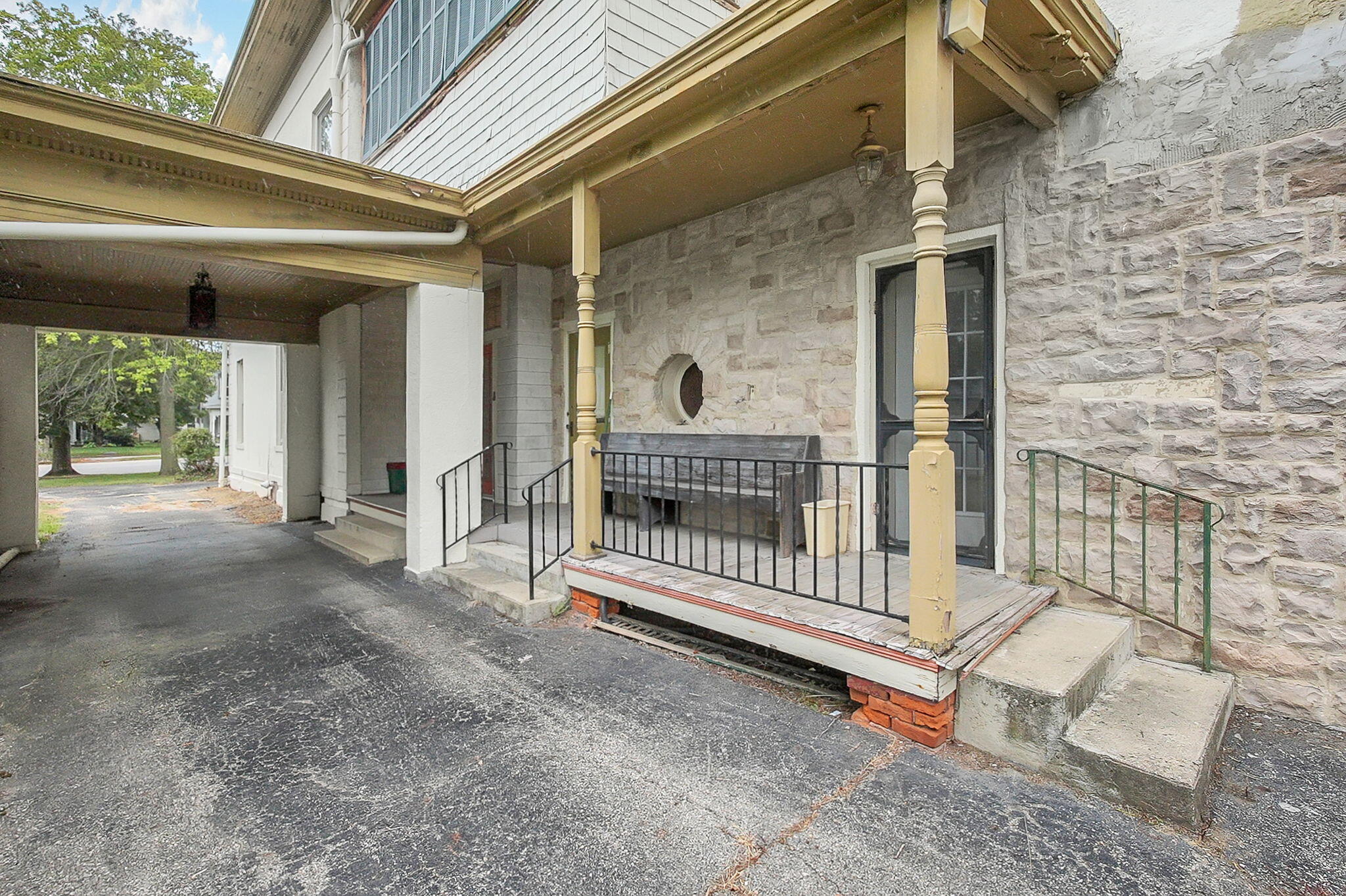 156 Main Street, London, Ohio 43140