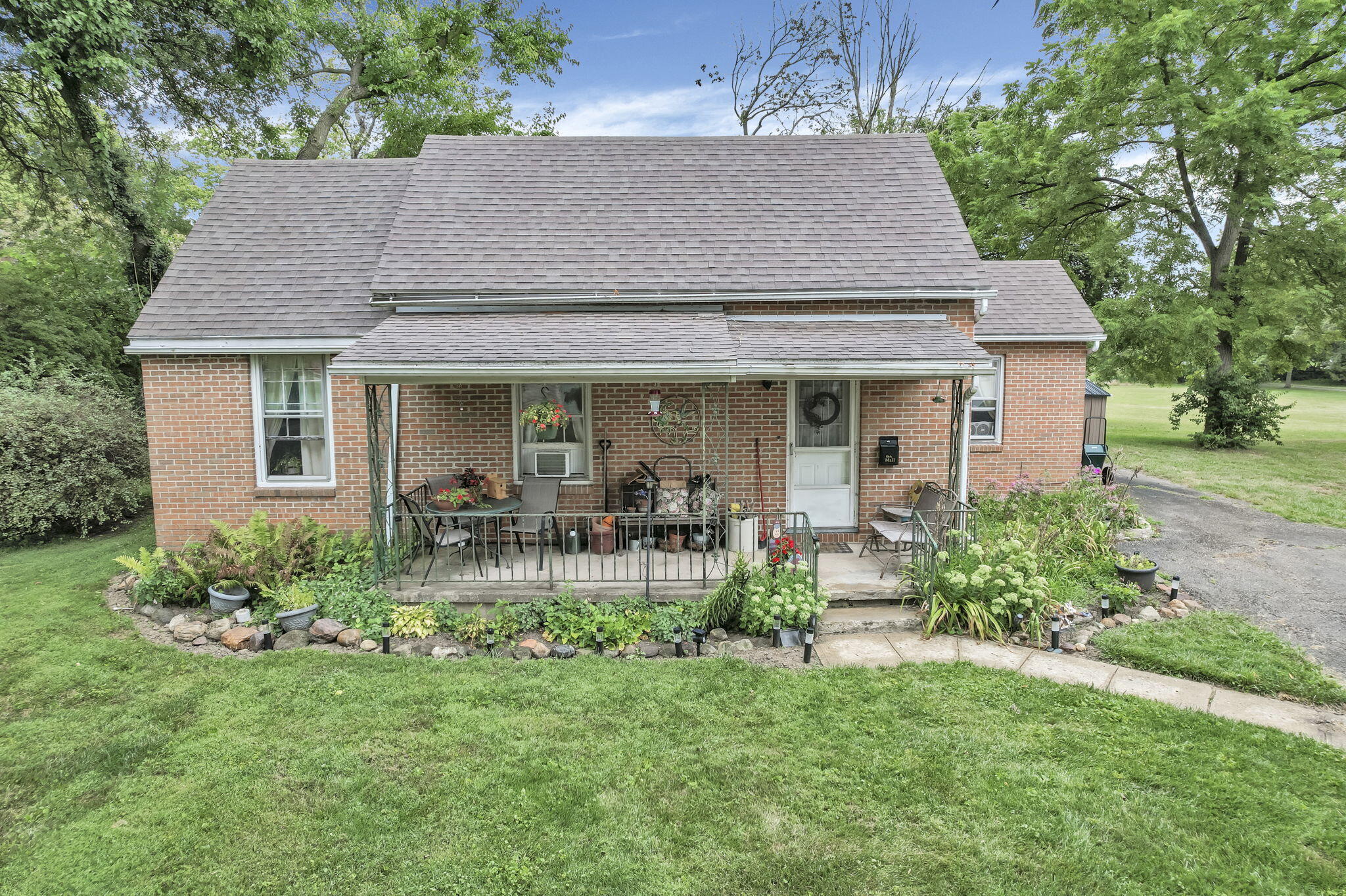 156 Main Street, London, Ohio 43140