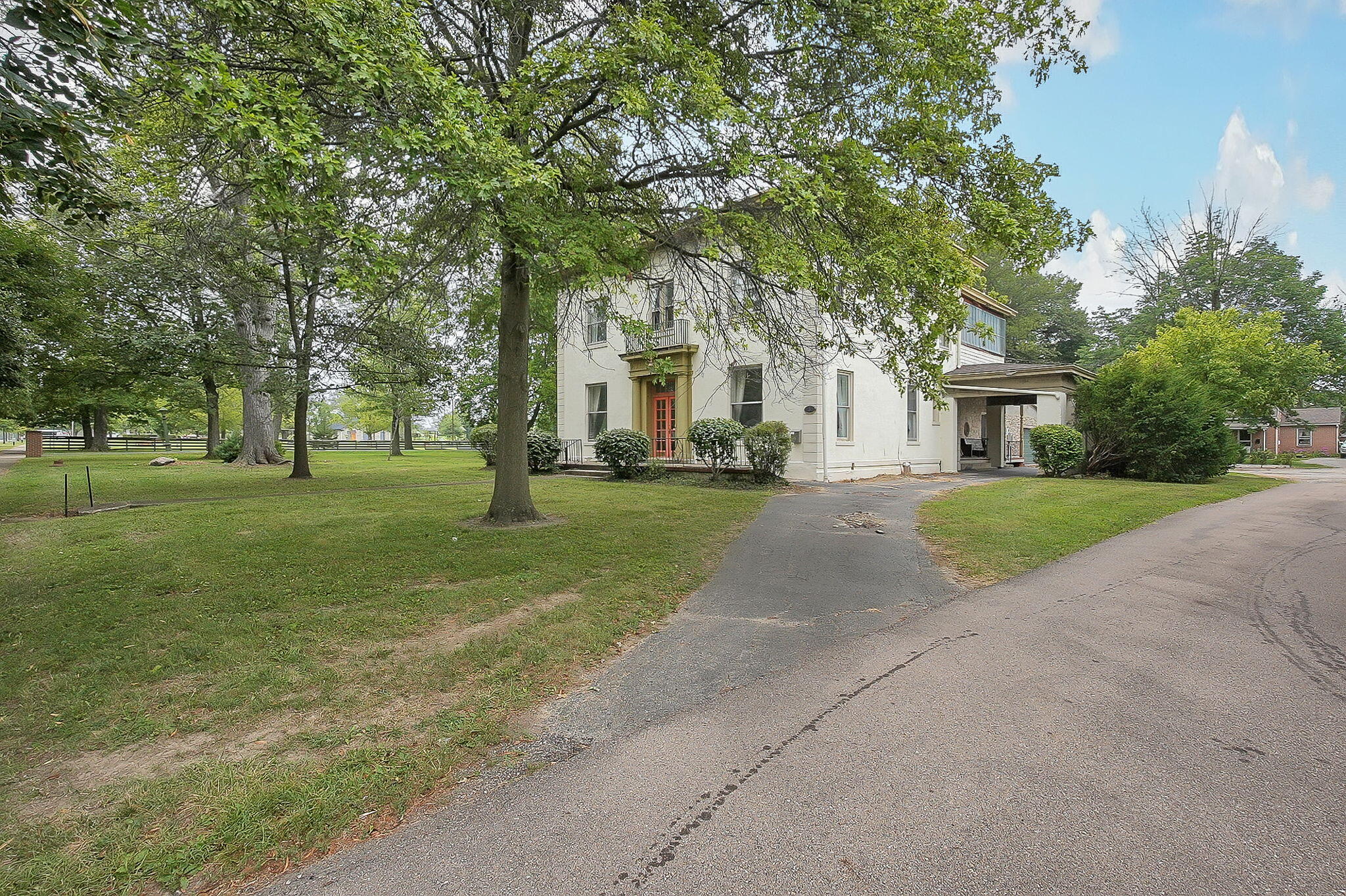 156 Main Street, London, Ohio 43140