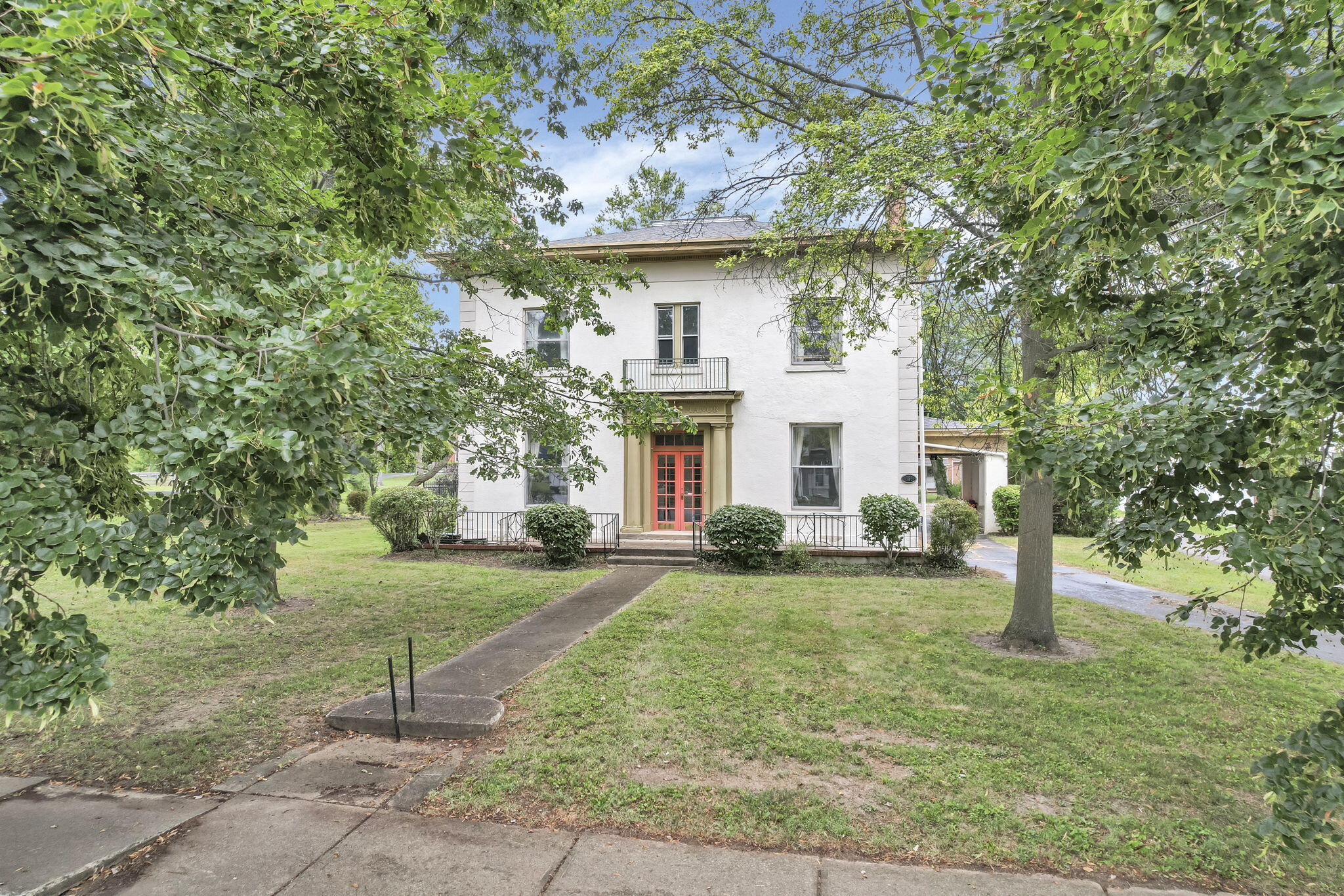156 Main Street, London, Ohio 43140